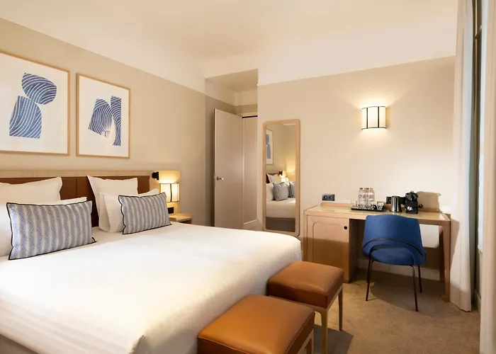 Otel Duminy-vendome 4*